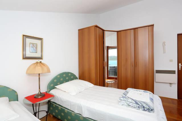 Apartment Sara Pirovac Bagian luar foto