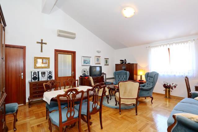 Apartment Sara Pirovac Bagian luar foto